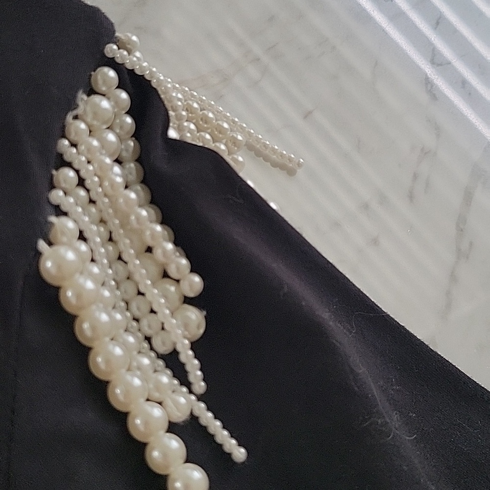 NWT Jolie Black Short Sleeve Top with Pearl Detail - Picture 5 of 8